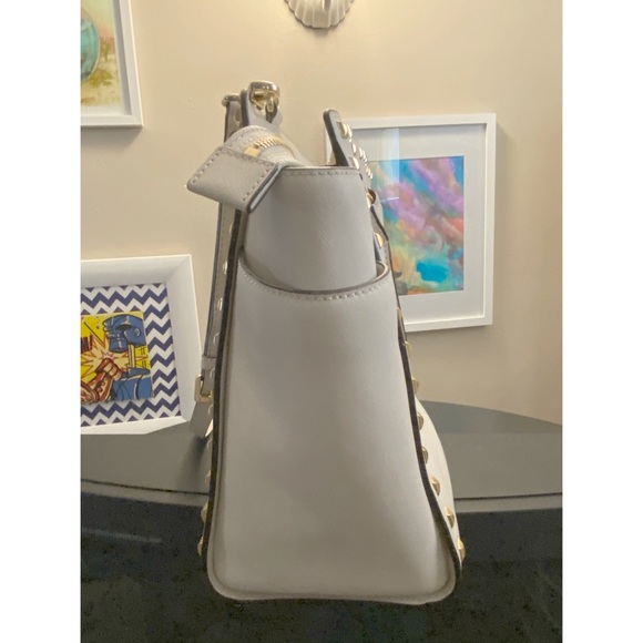 ❌ SOLD ❌ Michael Kors Studded Leather Satchel - Picture 4 of 13